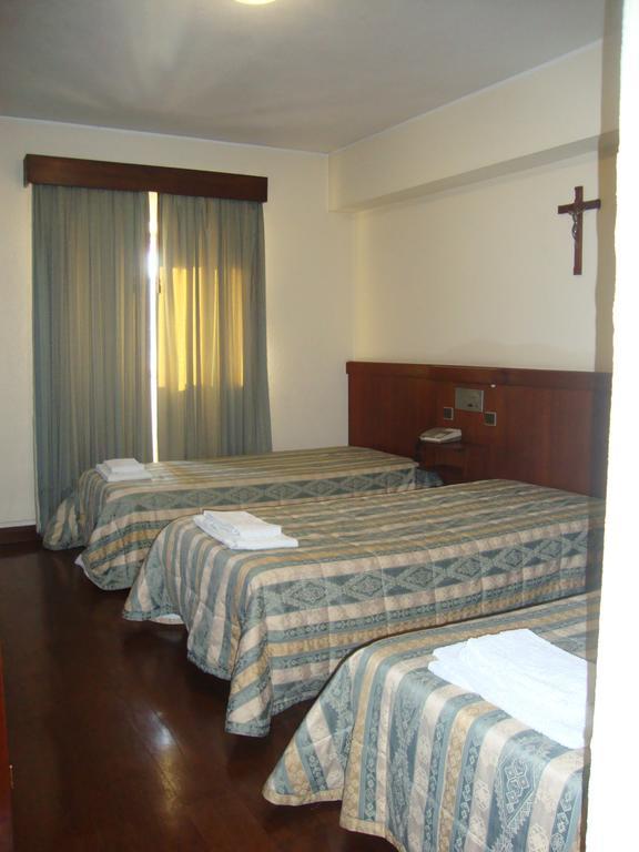 Casa De Retiros N. S. Perpetuo Socorro Hotel Guimarães Szoba fotó